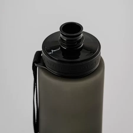 Garrafa de água reutilizável matte black EQUA
